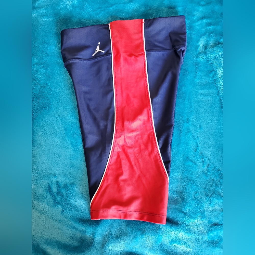 NWOT‎ AIR JORDAN WOMEN ESSENTIAL NIKE SHORTS Size XS